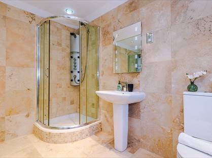 5 Bed Detached House, Bennett's Lane, CH5