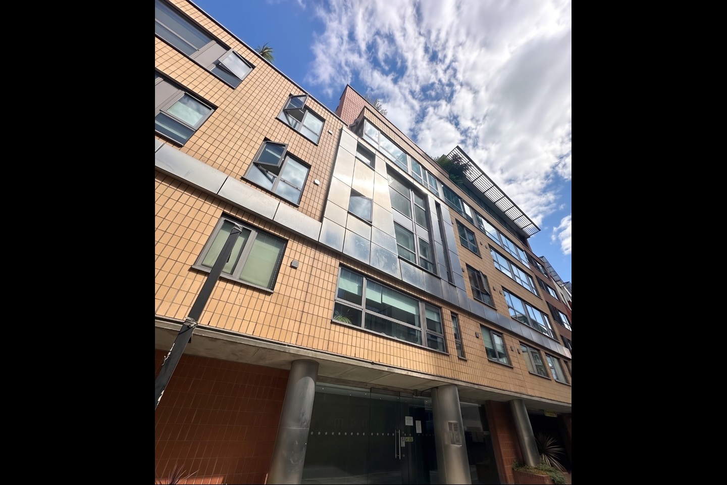 1 Bed Flat, Long Lane, SE1