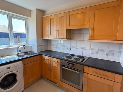 2 Bed Flat, Scotney Gardens, ME16