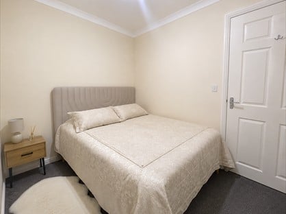 1 Bed Flat, South St, RM1
