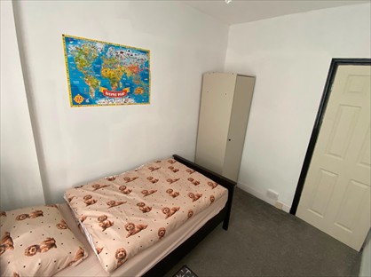4 Bed Terraced House, Sandhurst Grove, LS8