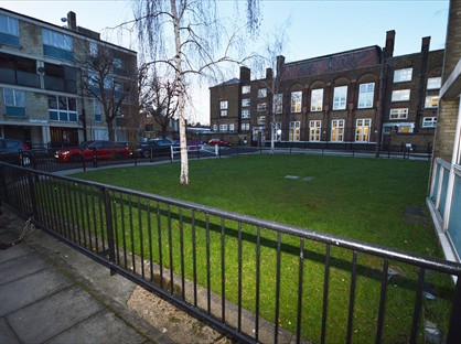 Room in a Shared Flat, Dagobert House, E1
