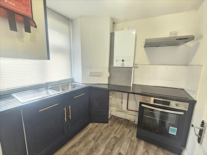 1 Bed Flat, Upper High St, KT17