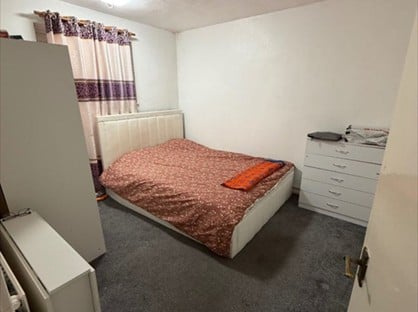 Room in a Shared Flat, Charlton Crescent, IG11