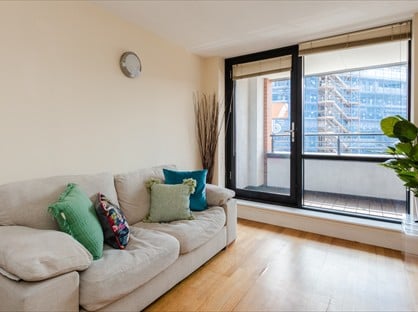 1 Bed Flat, Great Suffolk St, SE1