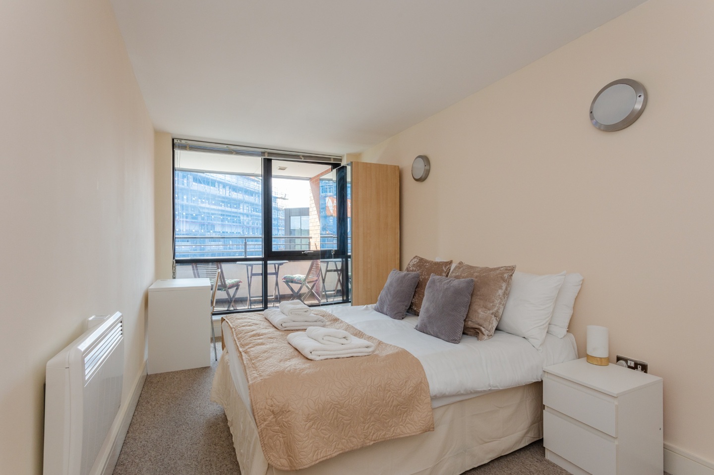 1 Bed Flat, Great Suffolk St, SE1 photo 3