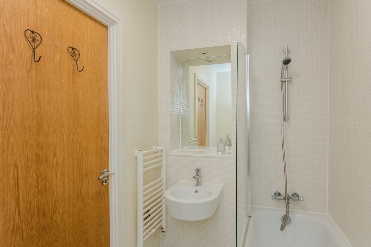 1 Bed Flat, Great Suffolk St, SE1 photo 4