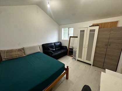 1 Bed Flat, Shaw Avenue, IG11