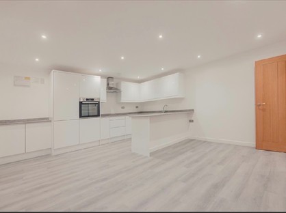 1 Bed Flat, Narrow Wine St, BA14
