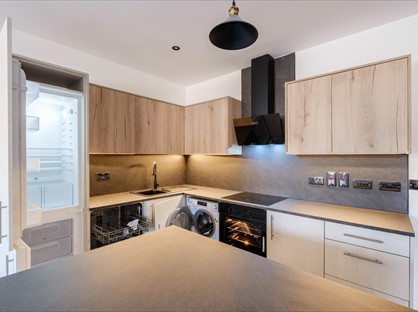 2 Bed Flat, Standish Court, PR7