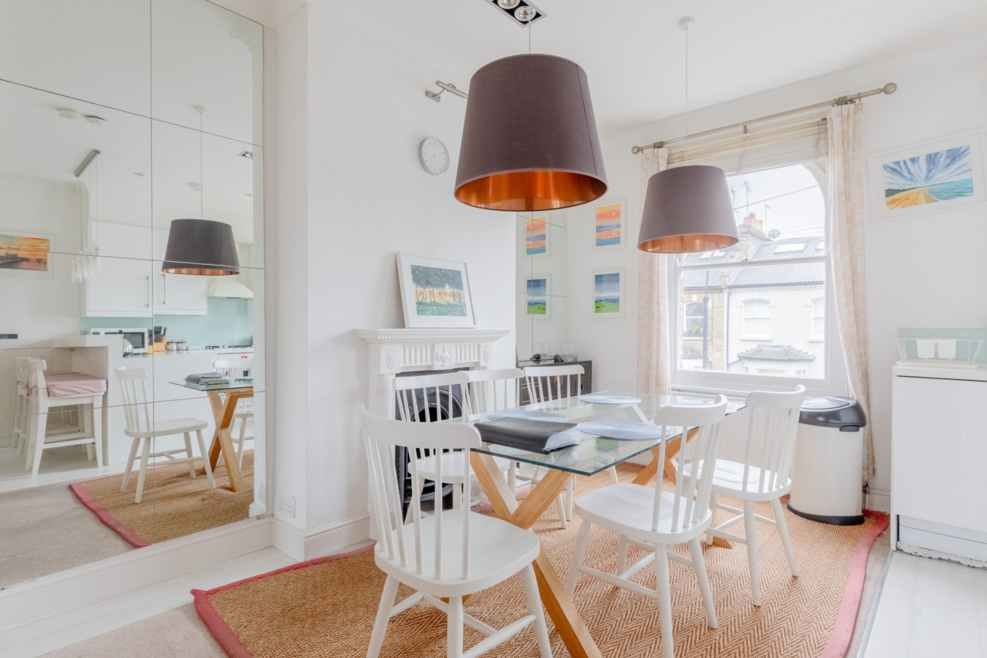 2 Bed Flat, Hannell Road, SW6 photo 2
