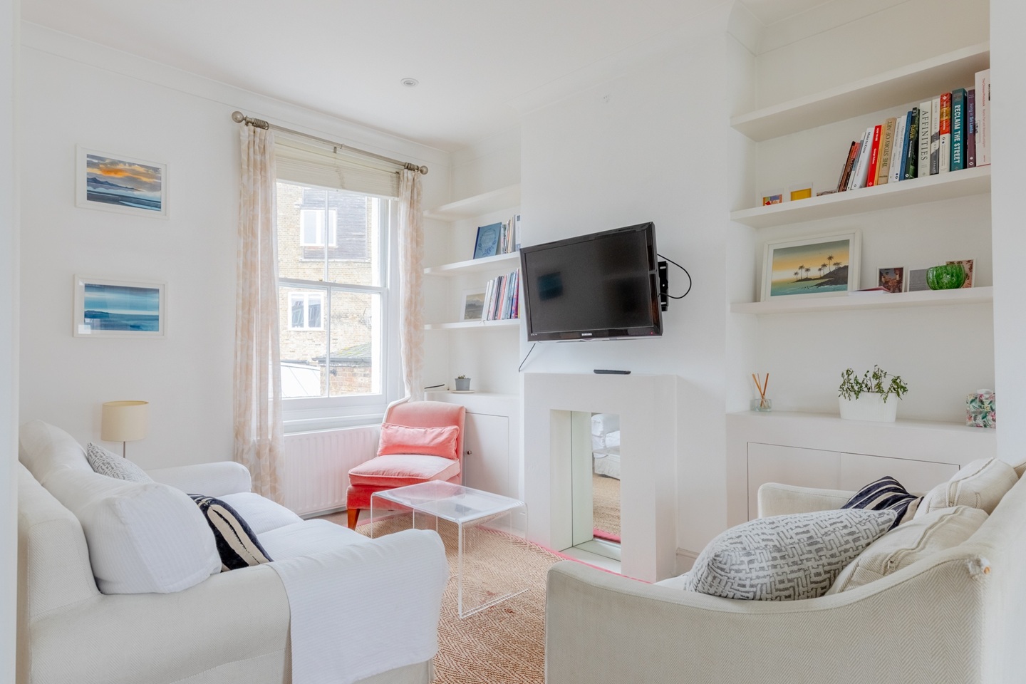 2 Bed Flat, Hannell Road, SW6