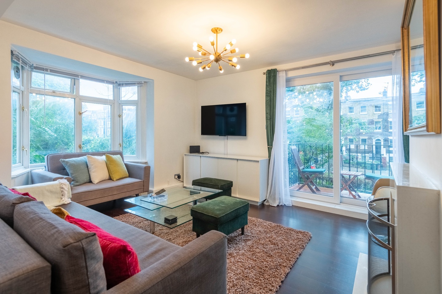1 Bed Flat, Kennington Park Road, SE11