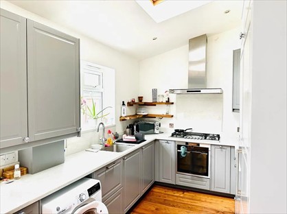 3 Bed Terraced House, Nutfield Road, CR7