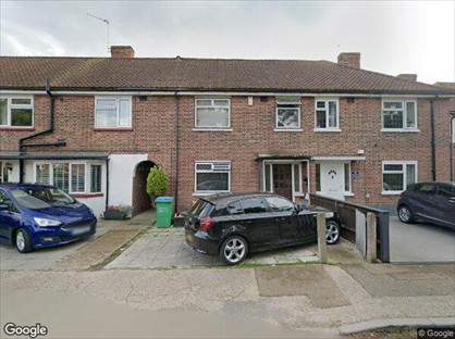 Studio Flat, Bishops Grove, TW12