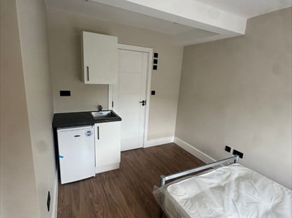 Studio Flat, Lakers Rise, SM7