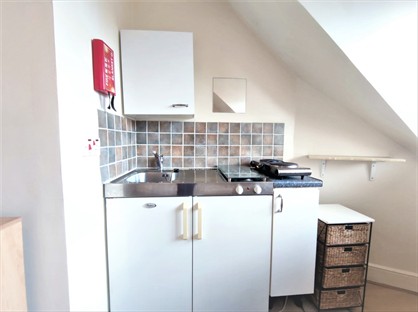 Studio Flat, Finchley Road, NW11