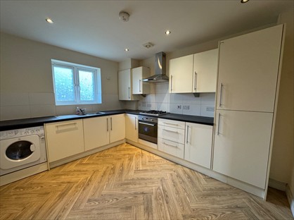 3 Bed Semi-Detached House, Sandringham Court, YO31