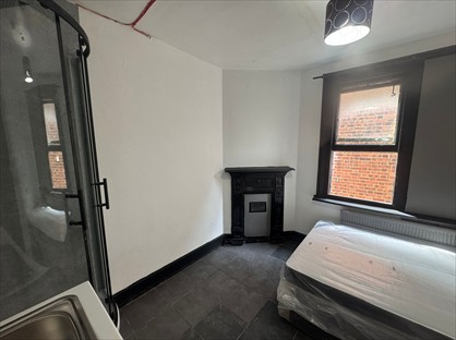 Room in a Shared House, High Road, NW10