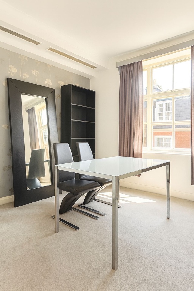 2 Bed Flat, Carrington House, W1J photo 2