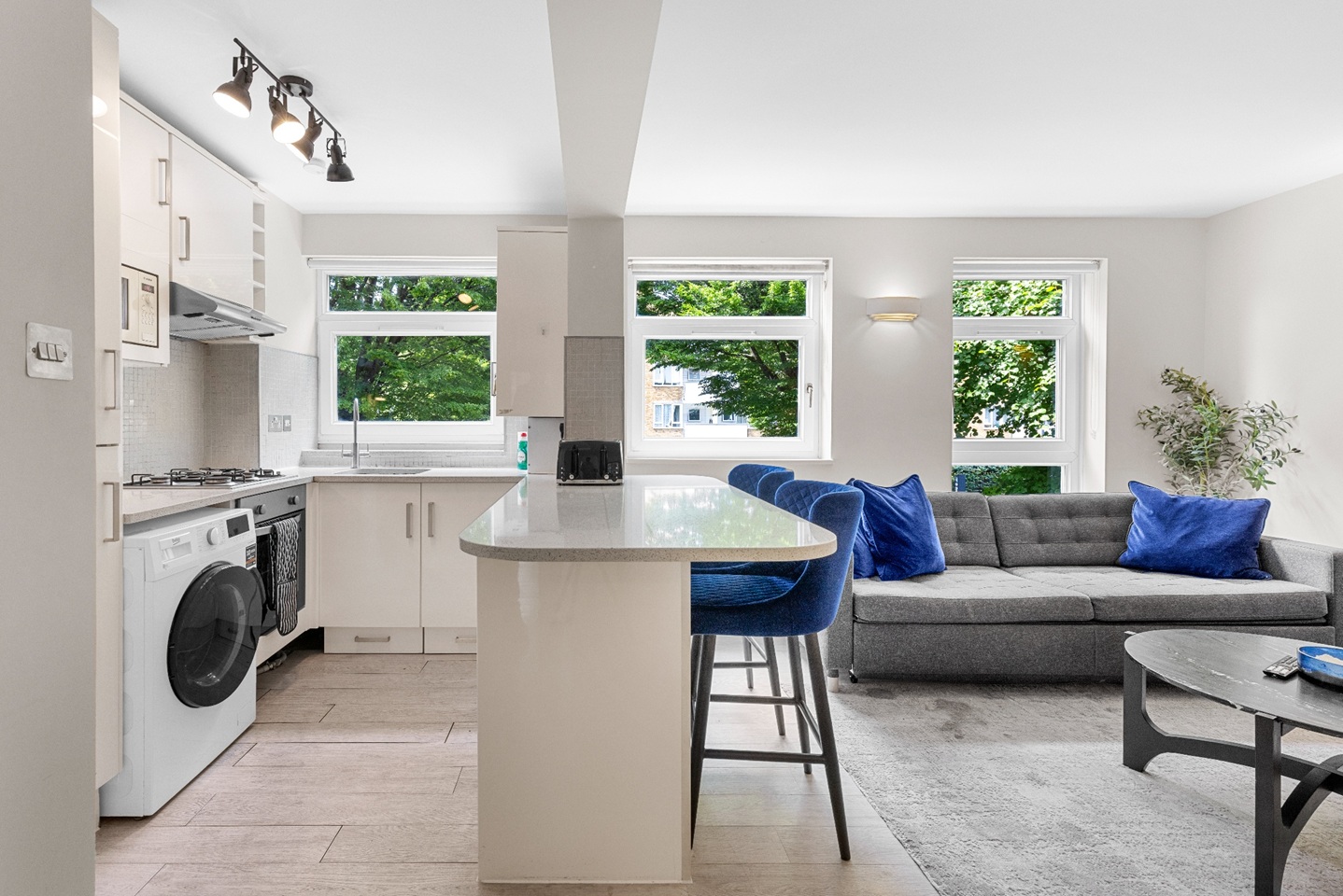 2 Bed Flat, Bron Court, NW6 photo 4