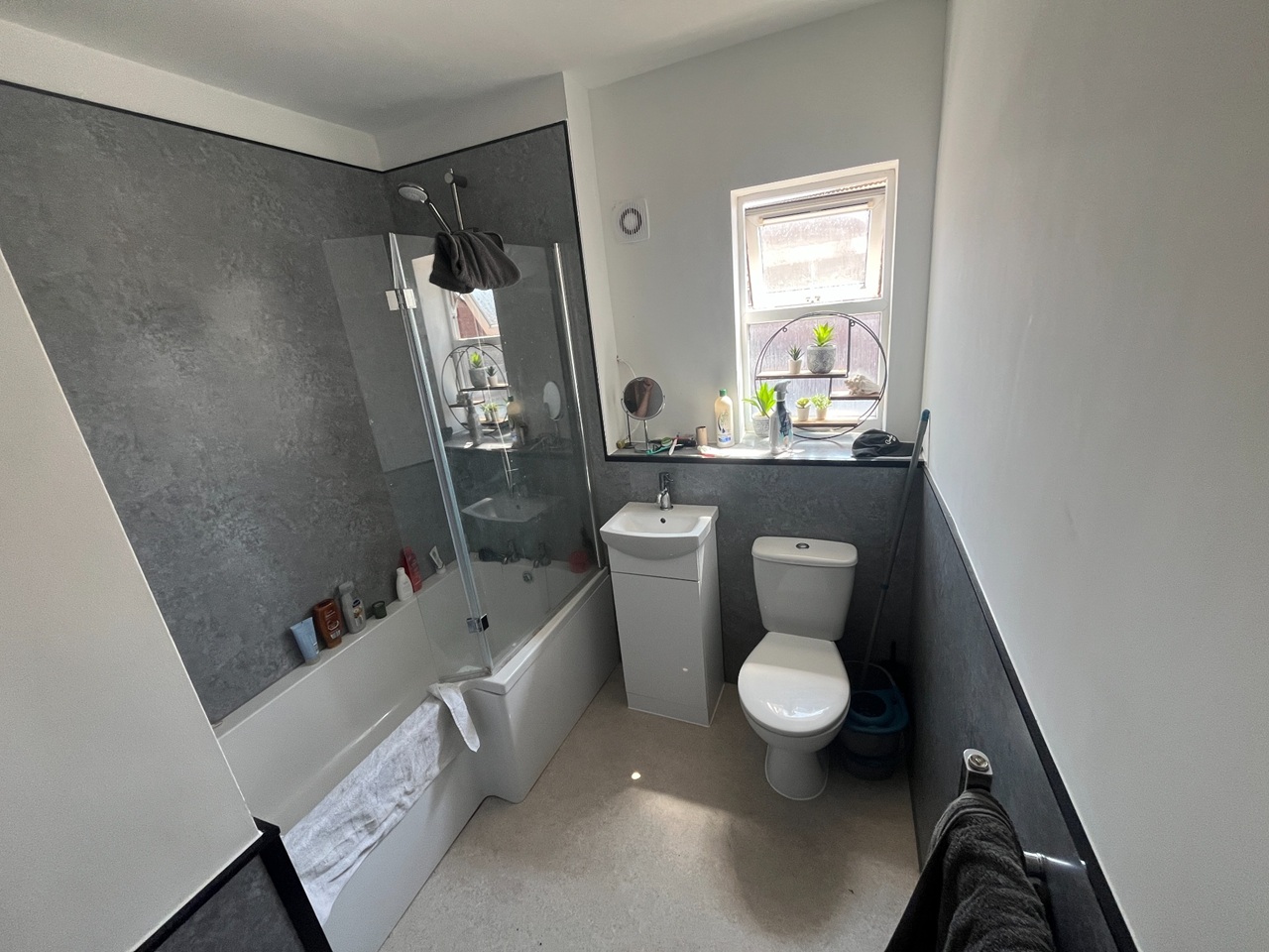 3 Bed Flat, Easton, BS5 photo 5