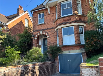 5 Bed Detached House, Deerings Road, RH2