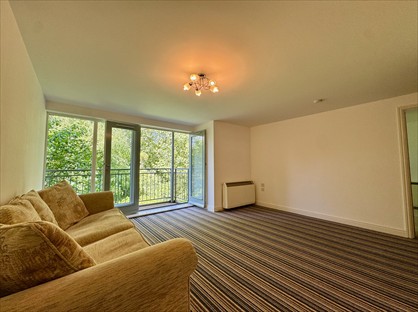 3 Bed Flat, Bingley Court, CT1