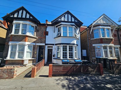 Studio Flat, Waddon Park Avenue, CR0