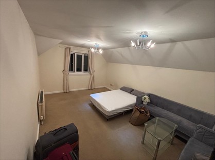 Room in a Shared Flat, Garfield Road, GU15