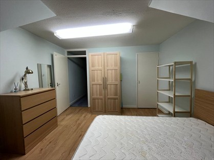 Room in a Shared Flat, Bolingbroke Walk, SW11