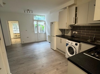 2 Bed Detached House, Shrubbery Road, N9