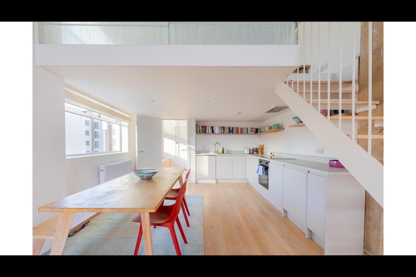 1 Bed Flat, King Edwards Road, E9 photo 2
