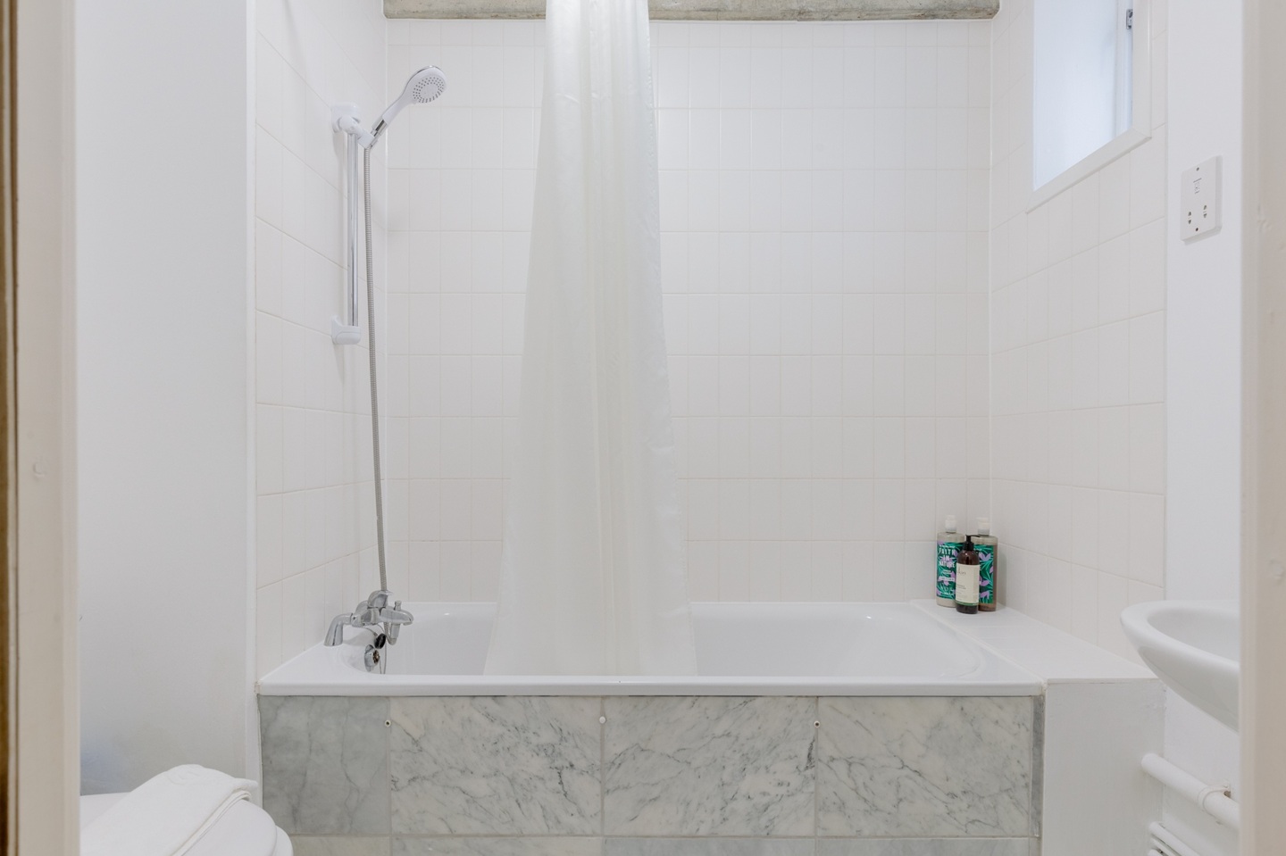 1 Bed Flat, Kings Wharf, E8 photo 5