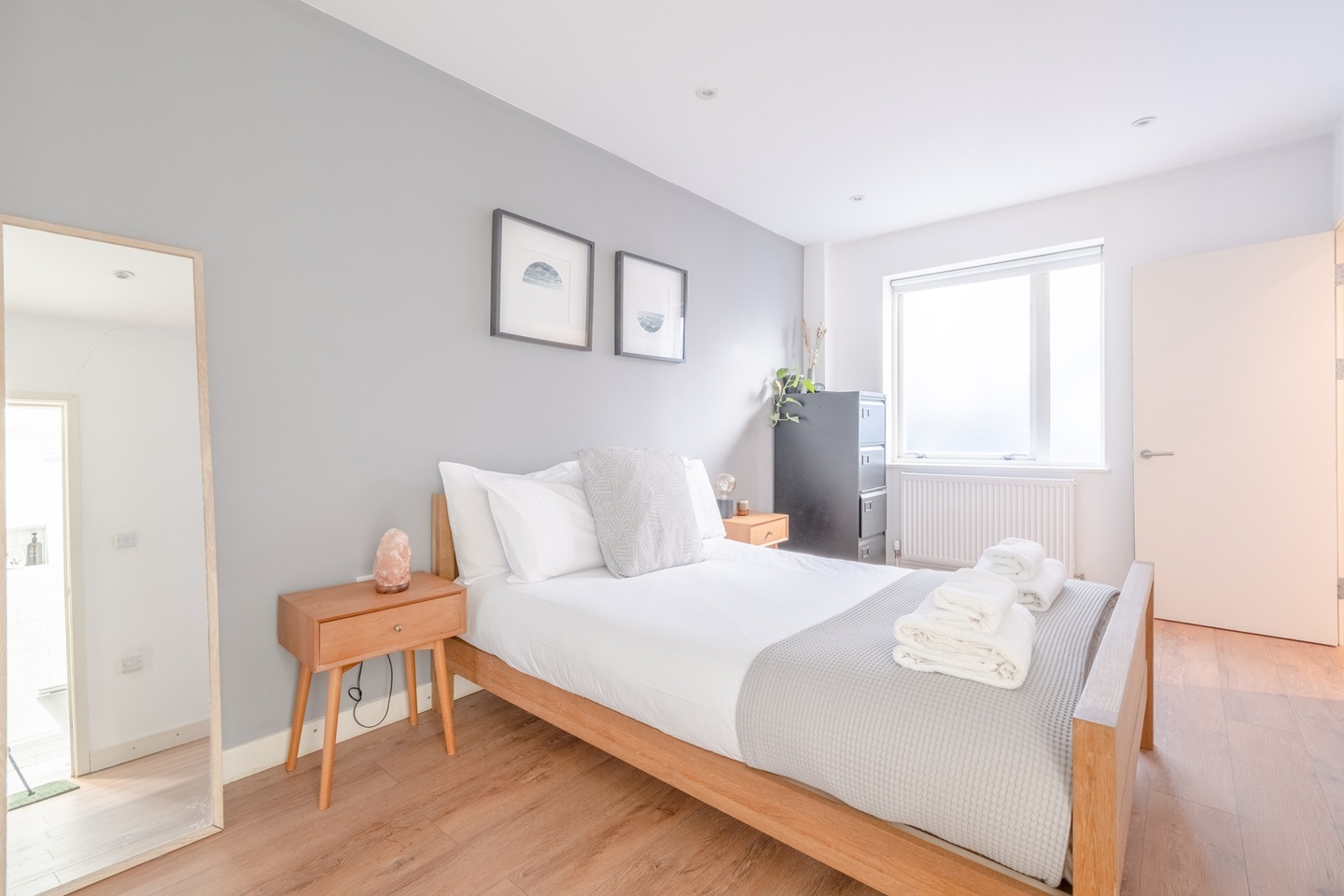 2 Bed Flat, Hertford Road, N1 photo 3