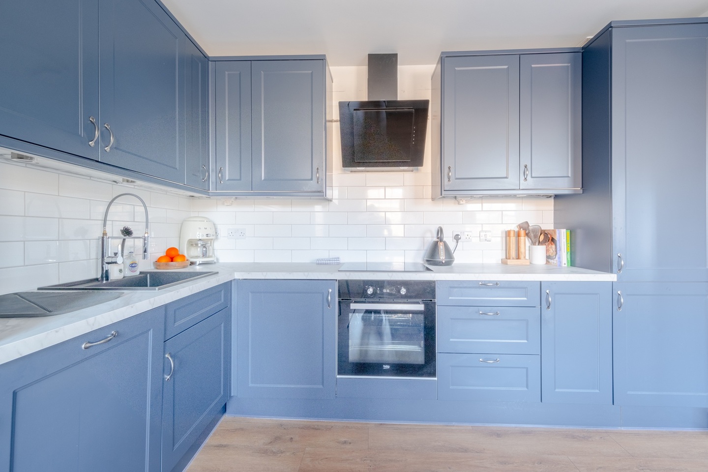 2 Bed Flat, Hertford Road, N1 photo 2