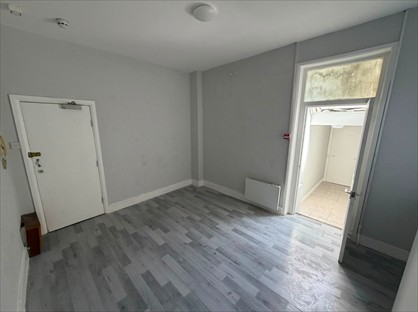 Studio Flat, Whitworth Road, SE25