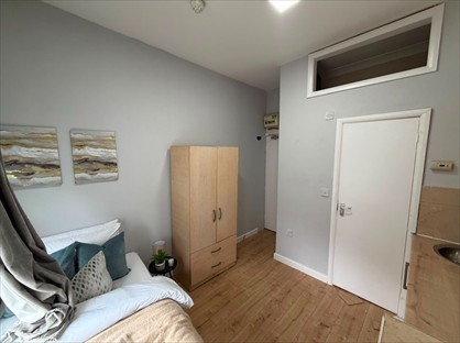 Studio Flat, Springfield, E5