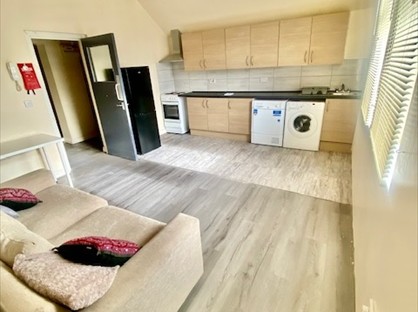 2 Bed Flat, Cape Hill, B66