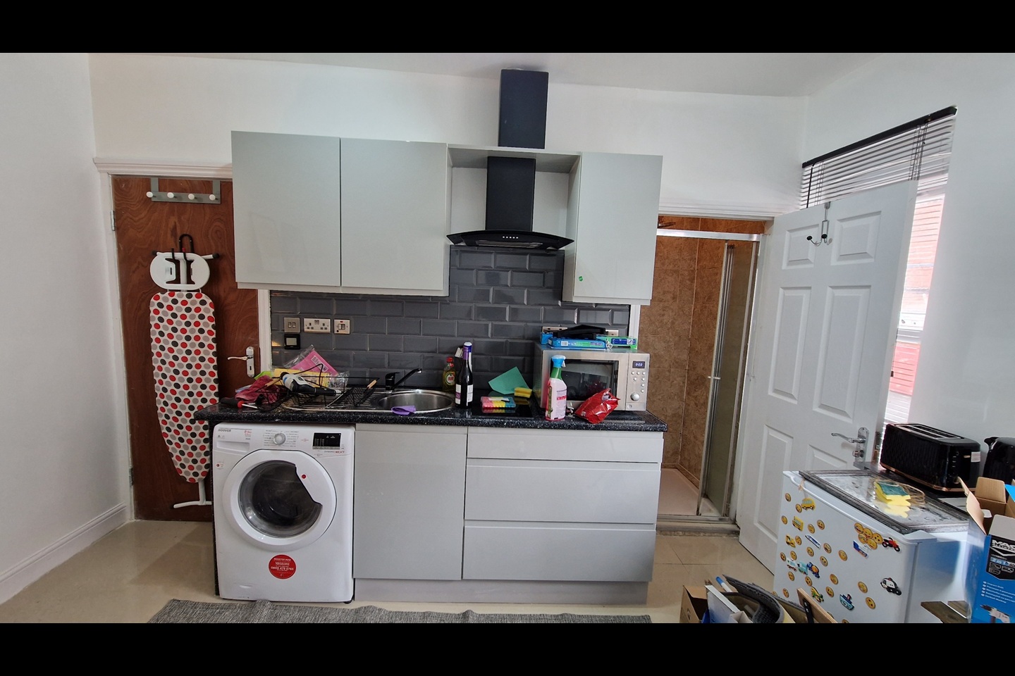 Studio Flat, Hessel St, E1 photo 3