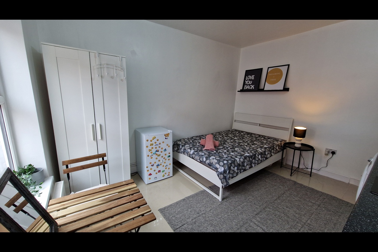 Studio Flat, Hessel St, E1 photo 5