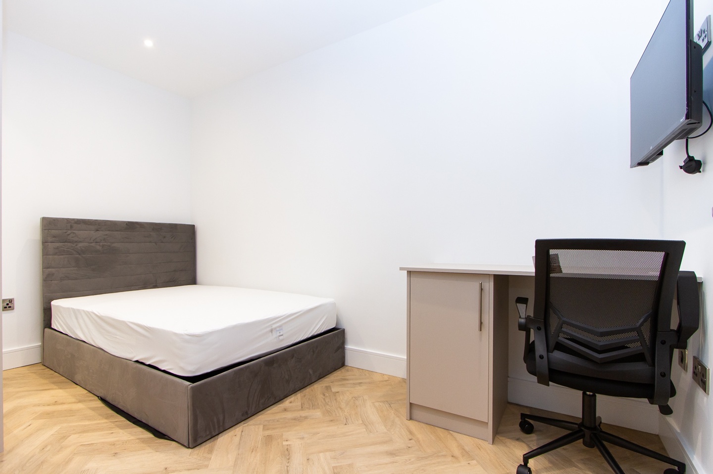 2 Bed Flat, Corporation St, CV1 photo 5
