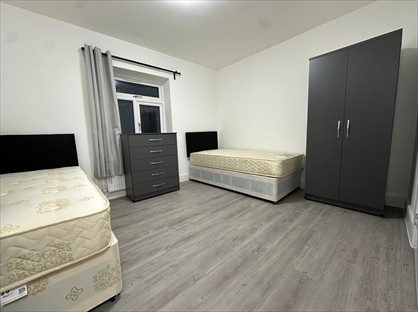 Room in a Shared Flat, Links Road, NW2