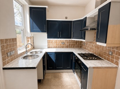 3 Bed End Terrace, King St, SK16