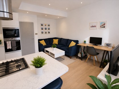 1 Bed Flat, Tooting High St, SW17