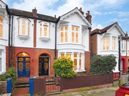 5 Bed Semi-Detached House, Boyne Road, SE13