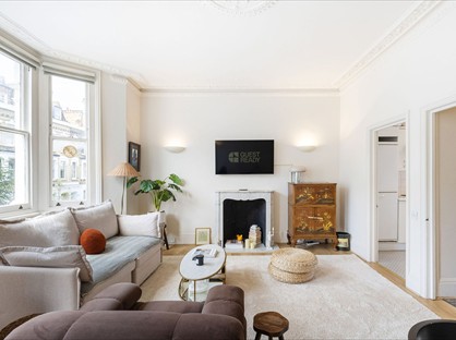 1 Bed Flat, Radipole Road, SW6