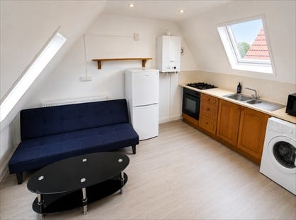 1 Bed Flat, Catherine Gardens, TW3