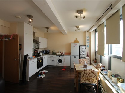1 Bed Flat, Mitcham Road, SW17