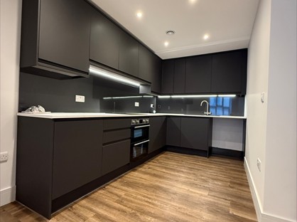 1 Bed Flat, Magpie Hall Road, ME4